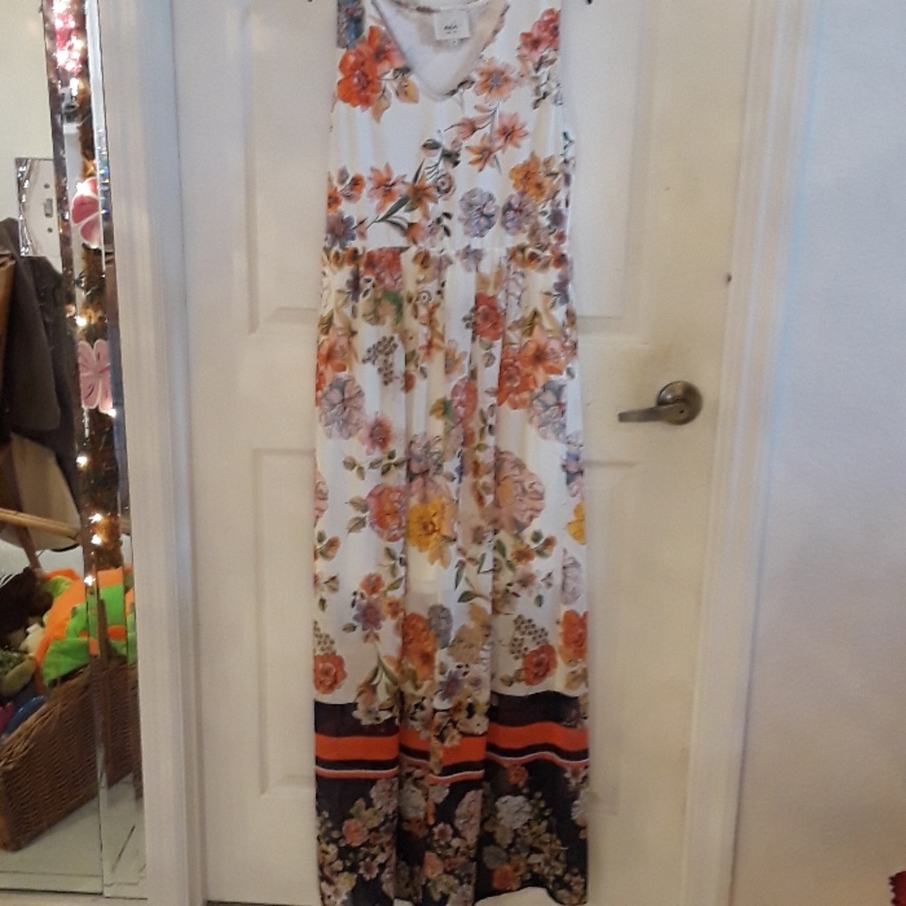 Beautiful eci, NY fall, maxi dress, Size M